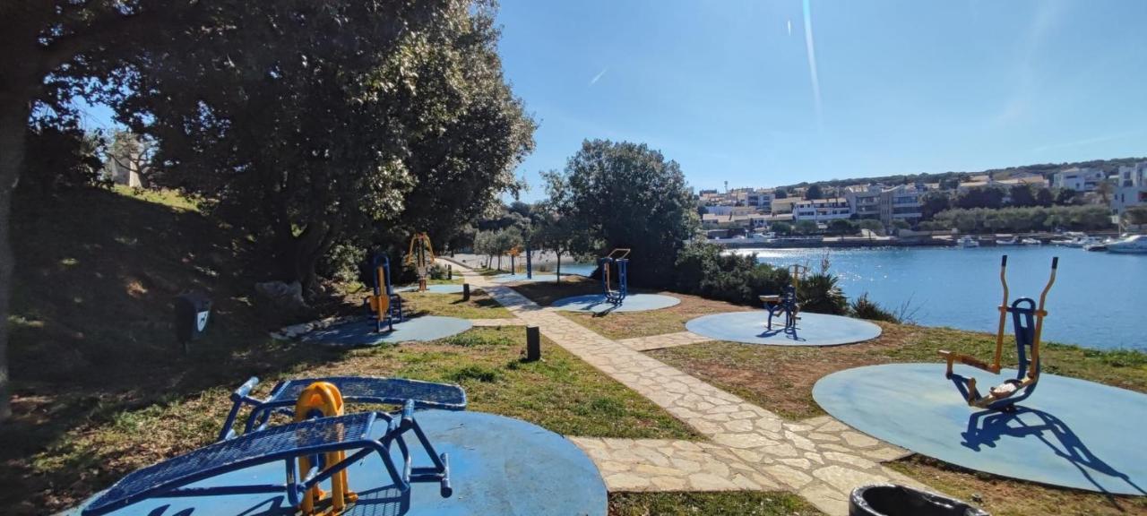Beach Apartment With Large Terrace 50M From The Beach Pjescana Uvala Exterior photo