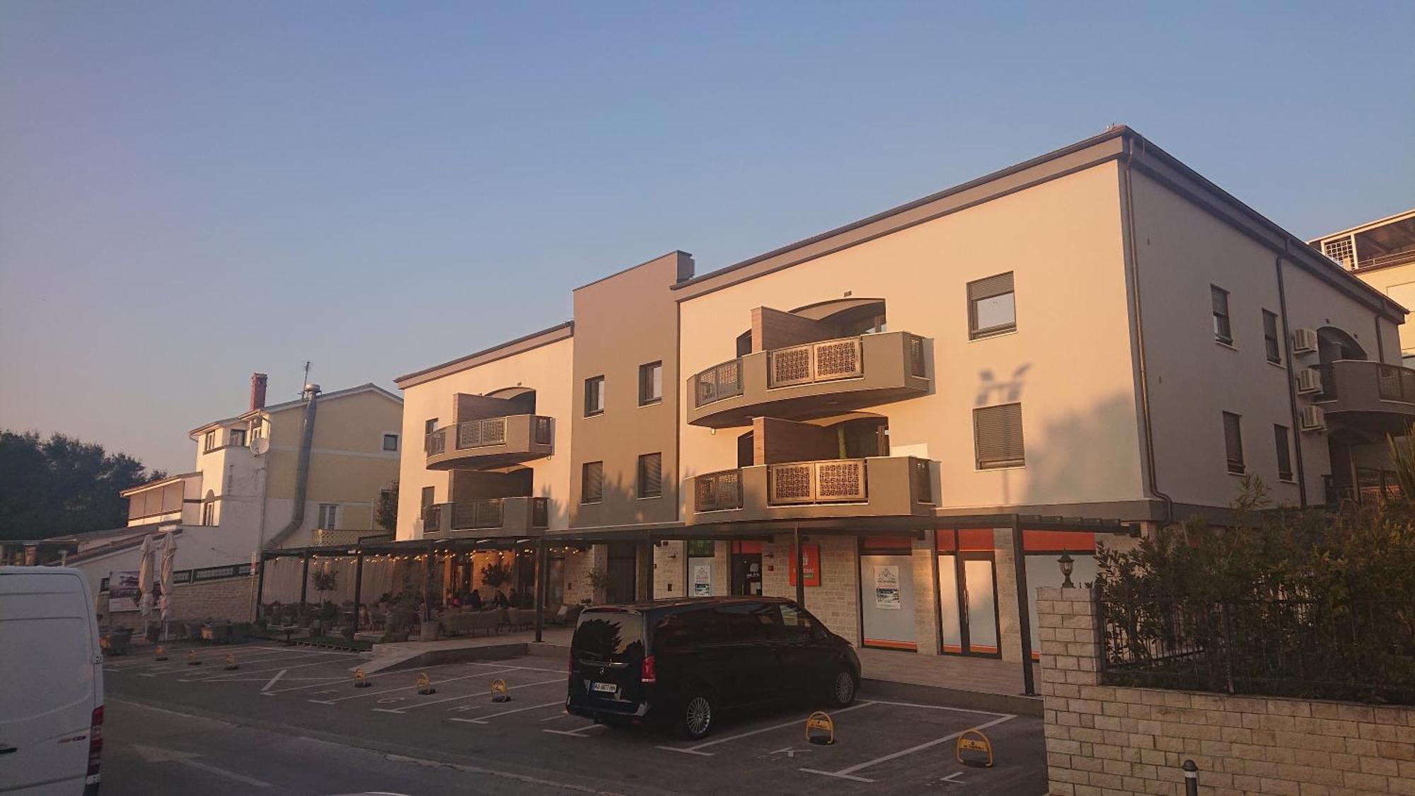 Beach Apartment With Large Terrace 50M From The Beach Pjescana Uvala Exterior photo